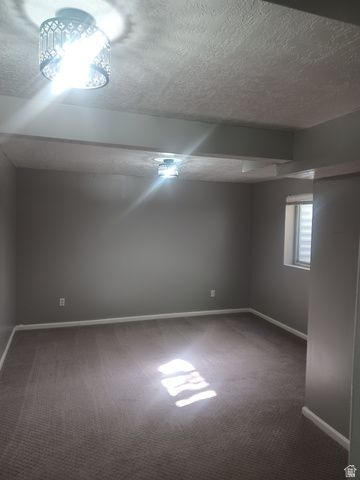 185 N 50 W, Centerville, UT 84014
