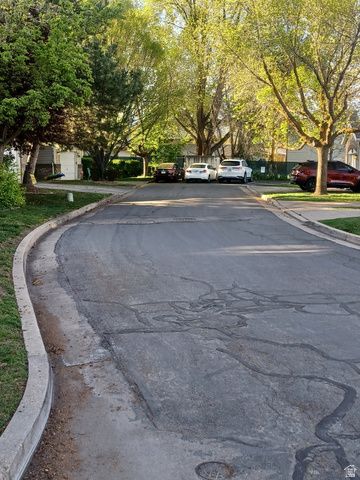 185 N 50 W, Centerville, UT 84014