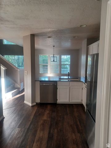 185 N 50 W, Centerville, UT 84014