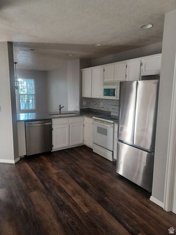 185 N 50 W, Centerville, UT 84014