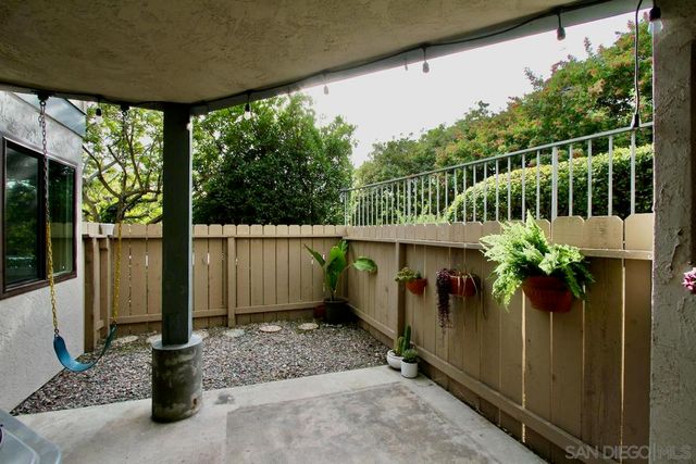 3021 Golden Oak Way, Spring Valley, CA 91978