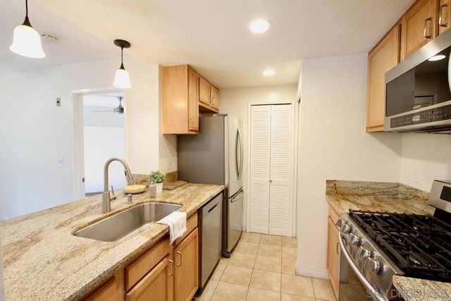 3021 Golden Oak Way, Spring Valley, CA 91978
