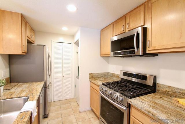 3021 Golden Oak Way, Spring Valley, CA 91978