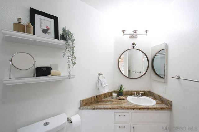 3021 Golden Oak Way, Spring Valley, CA 91978