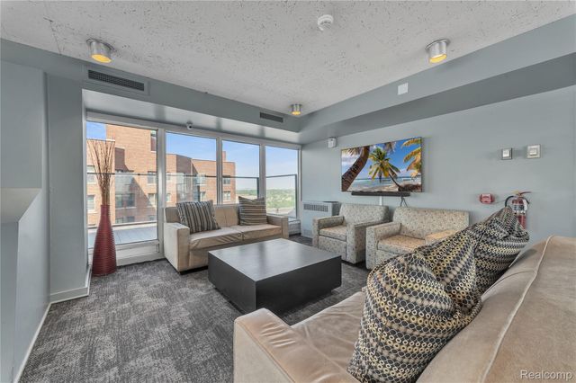 8200 E Jefferson Ave 1610, Detroit, MI 48214