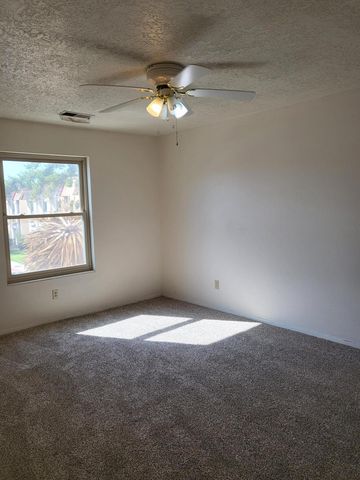 829 Country Club Drive SE APT 2A, Rio Rancho, NM 87124