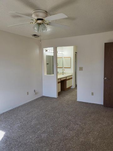 829 Country Club Drive SE APT 2A, Rio Rancho, NM 87124