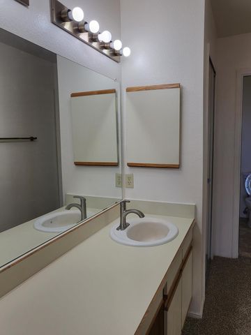 829 Country Club Drive SE APT 2A, Rio Rancho, NM 87124