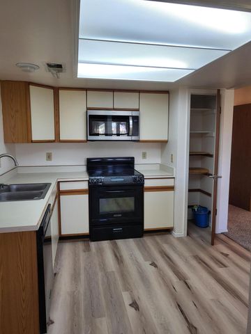 829 Country Club Drive SE APT 2A, Rio Rancho, NM 87124