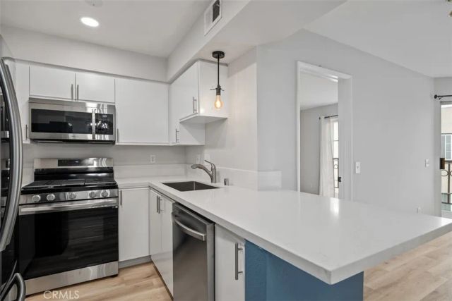 801 Pine Avenue 401, Long Beach, CA 90813
