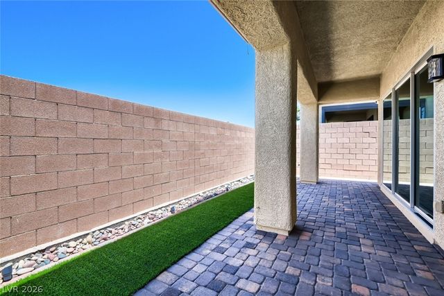 488 Sterling Falls Avenue, Henderson, NV 89011