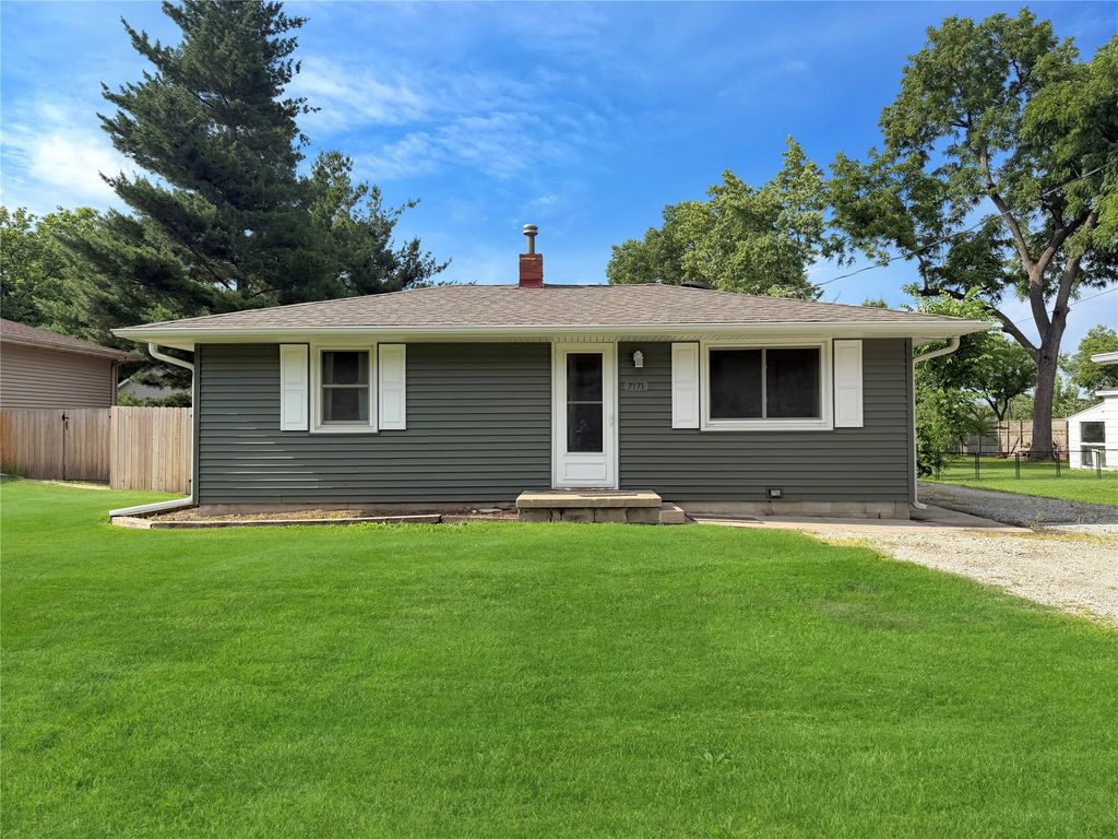 7171 NW 54th Avenue, Urbandale, IA 50322