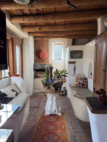 1300 Upper Canyon Road A&B, Santa Fe, NM 87501