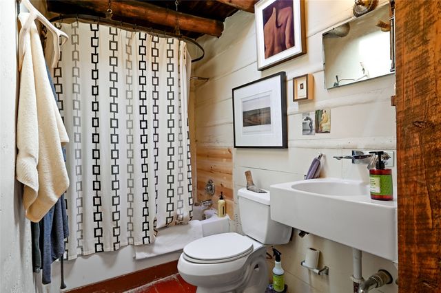 1300 Upper Canyon Road A&B, Santa Fe, NM 87501