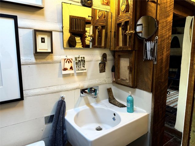 1300 Upper Canyon Road A&B, Santa Fe, NM 87501