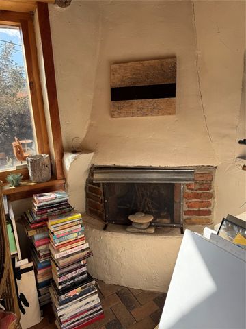 1300 Upper Canyon Road A&B, Santa Fe, NM 87501