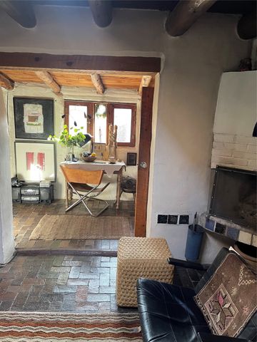 1300 Upper Canyon Road A&B, Santa Fe, NM 87501