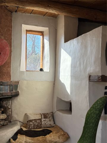 1300 Upper Canyon Road A&B, Santa Fe, NM 87501