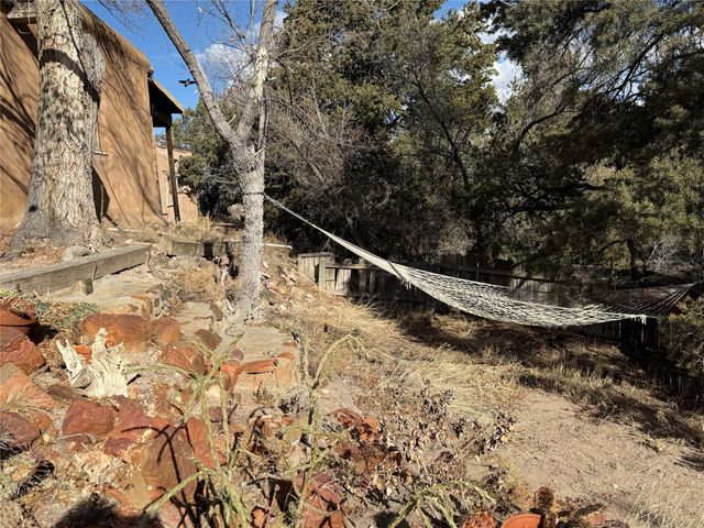 1300 Upper Canyon Road A&B, Santa Fe, NM 87501