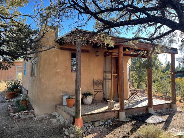 1300 Upper Canyon Road A&B, Santa Fe, NM 87501