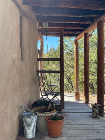 1300 Upper Canyon Road A&B, Santa Fe, NM 87501