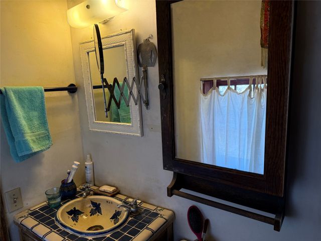 1300 Upper Canyon Road A&B, Santa Fe, NM 87501