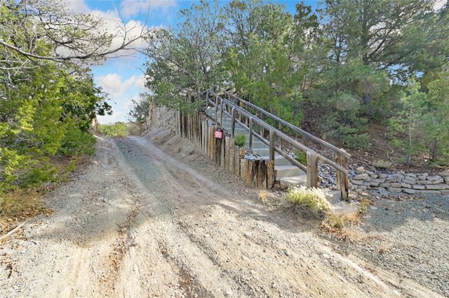 1300 Upper Canyon Road A&B, Santa Fe, NM 87501