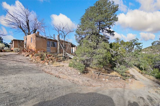 1300 Upper Canyon Road A&B, Santa Fe, NM 87501