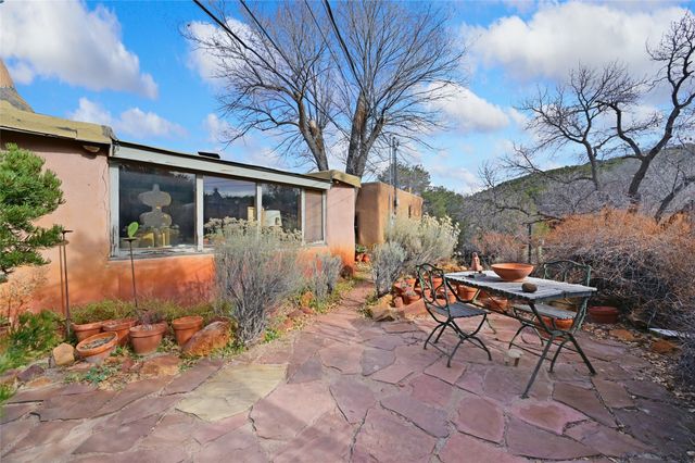 1300 Upper Canyon Road A&B, Santa Fe, NM 87501