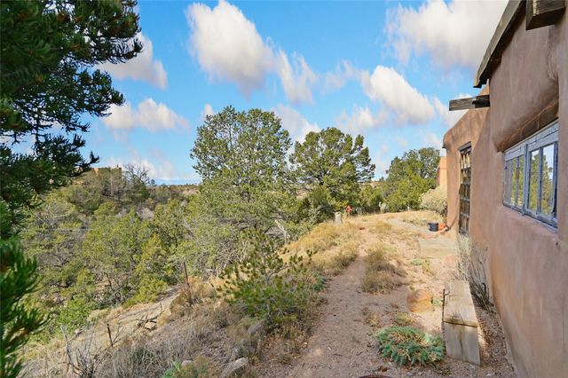 1300 Upper Canyon Road A&B, Santa Fe, NM 87501