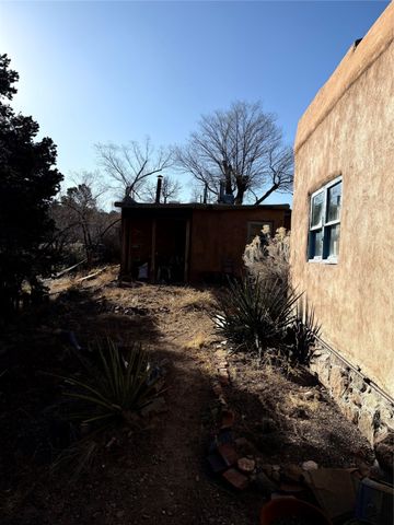 1300 Upper Canyon Road A&B, Santa Fe, NM 87501