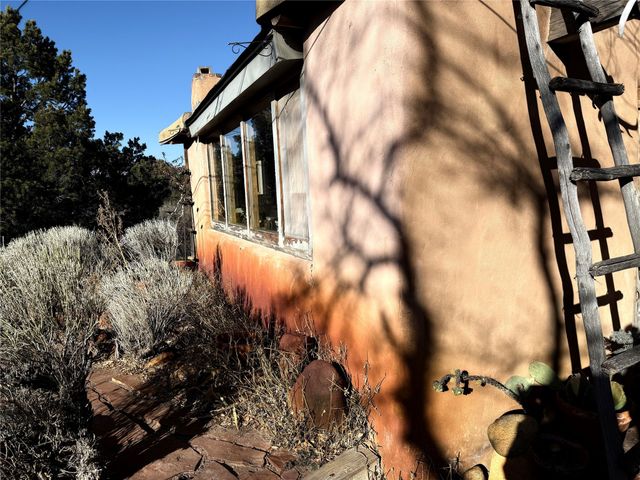 1300 Upper Canyon Road A&B, Santa Fe, NM 87501