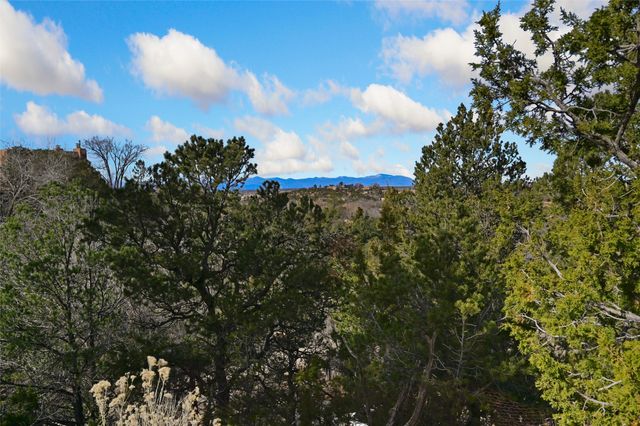 1300 Upper Canyon Road A&B, Santa Fe, NM 87501