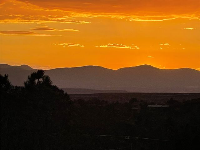 1300 Upper Canyon Road A&B, Santa Fe, NM 87501