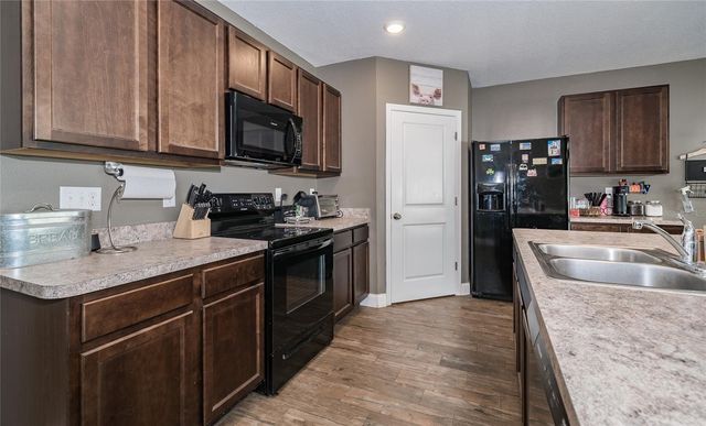 35900 HILLBROOK AVENUE, Zephyrhills, FL 33541