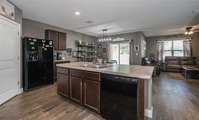 35900 HILLBROOK AVENUE, Zephyrhills, FL 33541