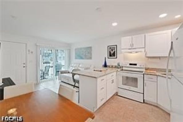 131 Eucalyptus CT, Fort Myers Beach, FL 33931
