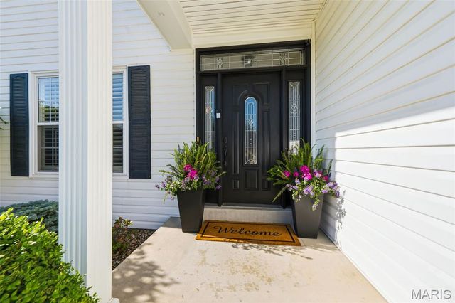 176 Berry Manor Circle, St Peters, MO 63376