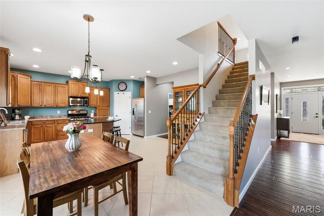 176 Berry Manor Circle, St Peters, MO 63376