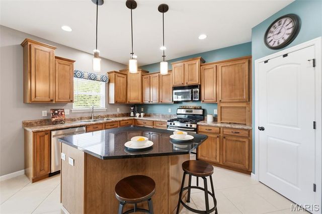 176 Berry Manor Circle, St Peters, MO 63376