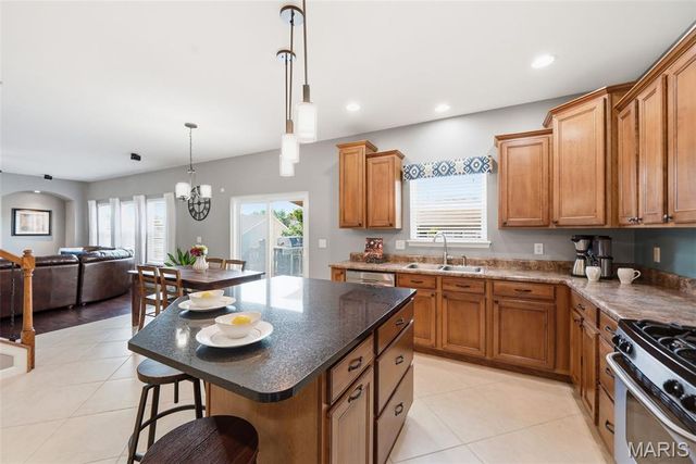 176 Berry Manor Circle, St Peters, MO 63376