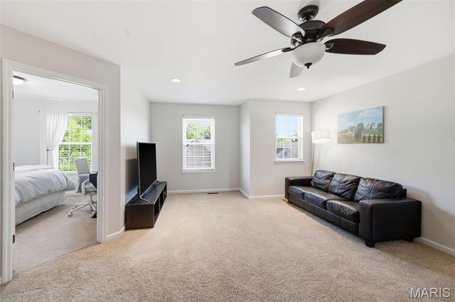 176 Berry Manor Circle, St Peters, MO 63376
