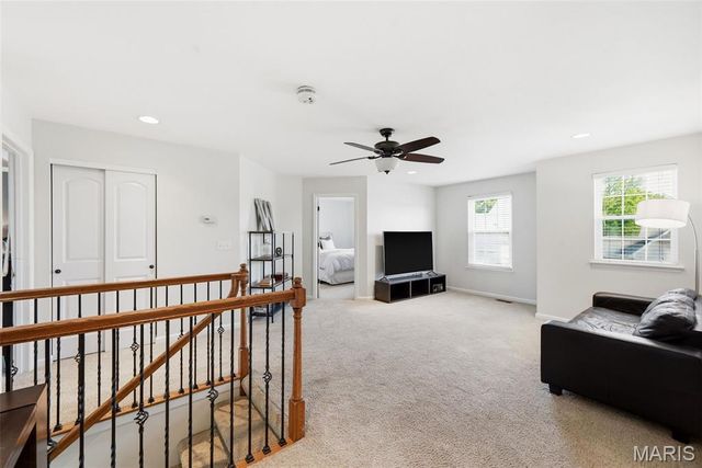 176 Berry Manor Circle, St Peters, MO 63376