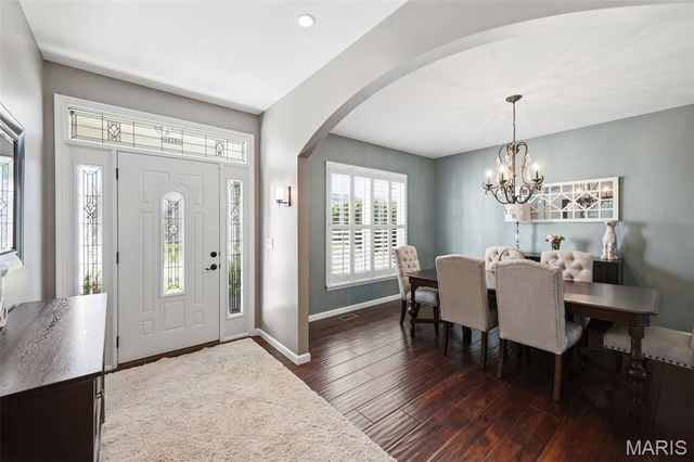 176 Berry Manor Circle, St Peters, MO 63376