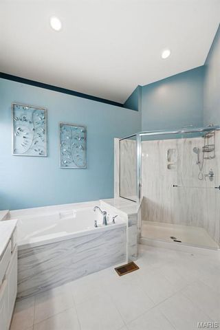 176 Berry Manor Circle, St Peters, MO 63376