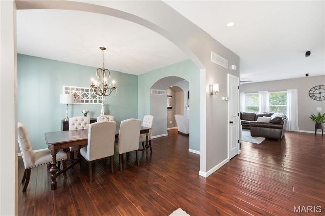 176 Berry Manor Circle, St Peters, MO 63376
