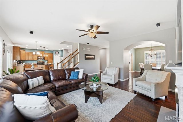 176 Berry Manor Circle, St Peters, MO 63376