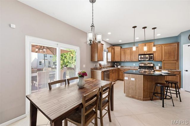 176 Berry Manor Circle, St Peters, MO 63376