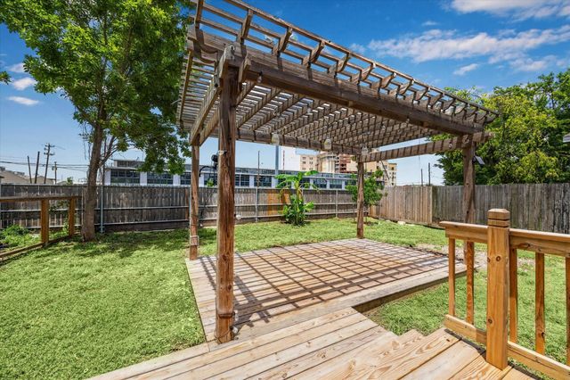 3811 Walker Street, Houston, TX 77023