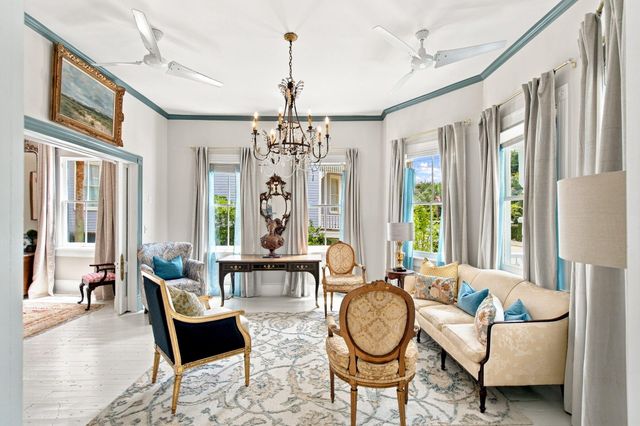 6 Rutledge Avenue, Charleston, SC 29401